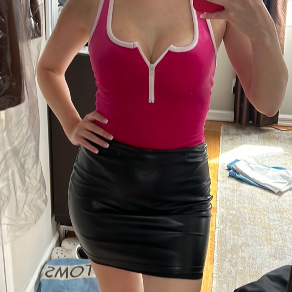 Aritzia Talula Size 0 Vegan Black Leather Mini Skirt